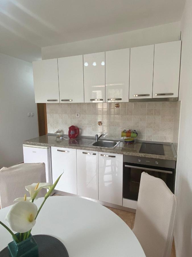 Studio Apartment Novak Čilipi Exteriör bild